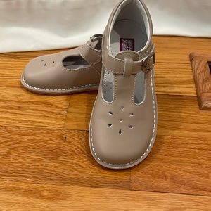 L’AMOUR tan Mary Jane shoes